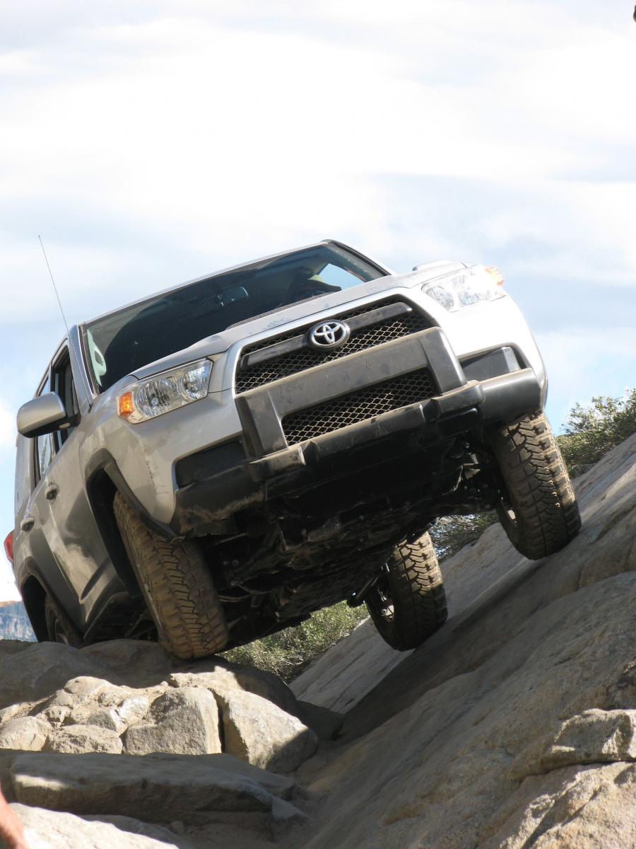  Toyota 4Runner 2010 года  (фото 75 из 84)